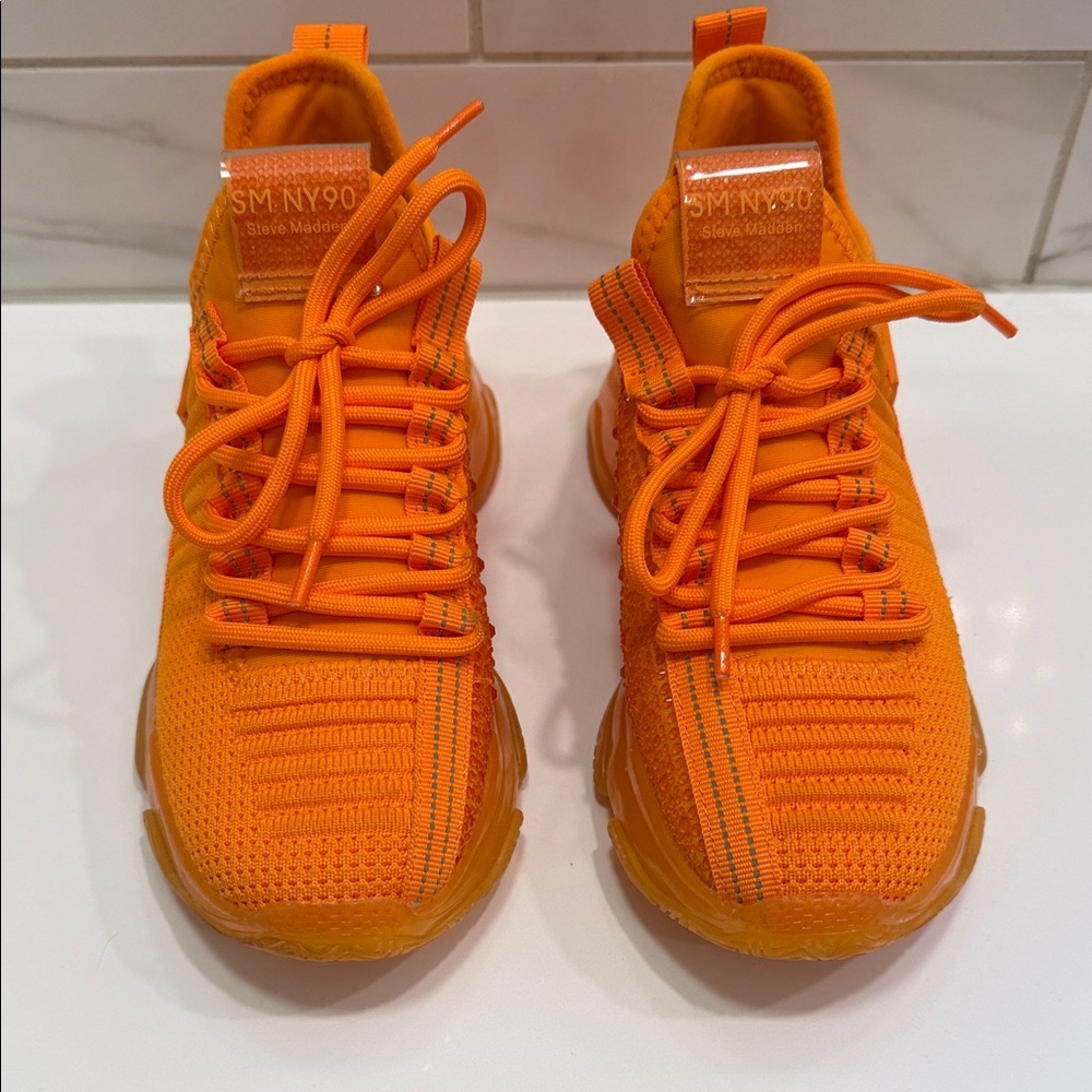 Steve Madden Women’s Sparkle Orange Sneakers Vols sz 6 EUC